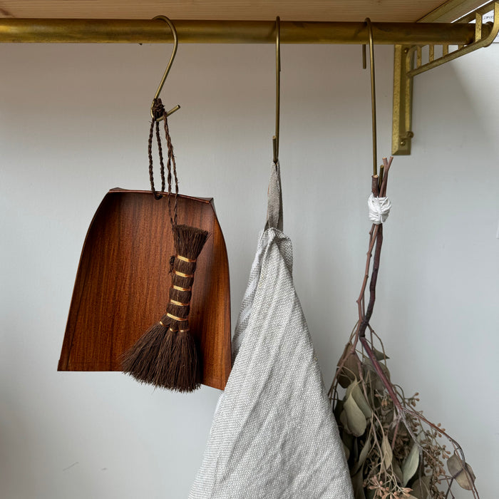 Small Hemp/Palm Dust Brush